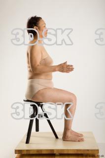 Sitting reference of nude Gwendolyn 0013